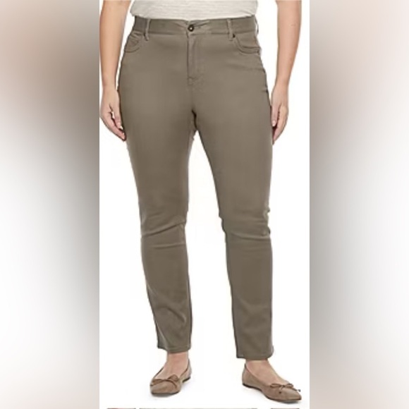 Liz Claiborne Women’s Mid Rise Slim Fit Denim Jeans Plus Size 16 - Picture 1 of 9